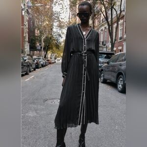 Zara Sz XS CONTRAST PIPING BELTED PLEATED MIDI DRESS Black